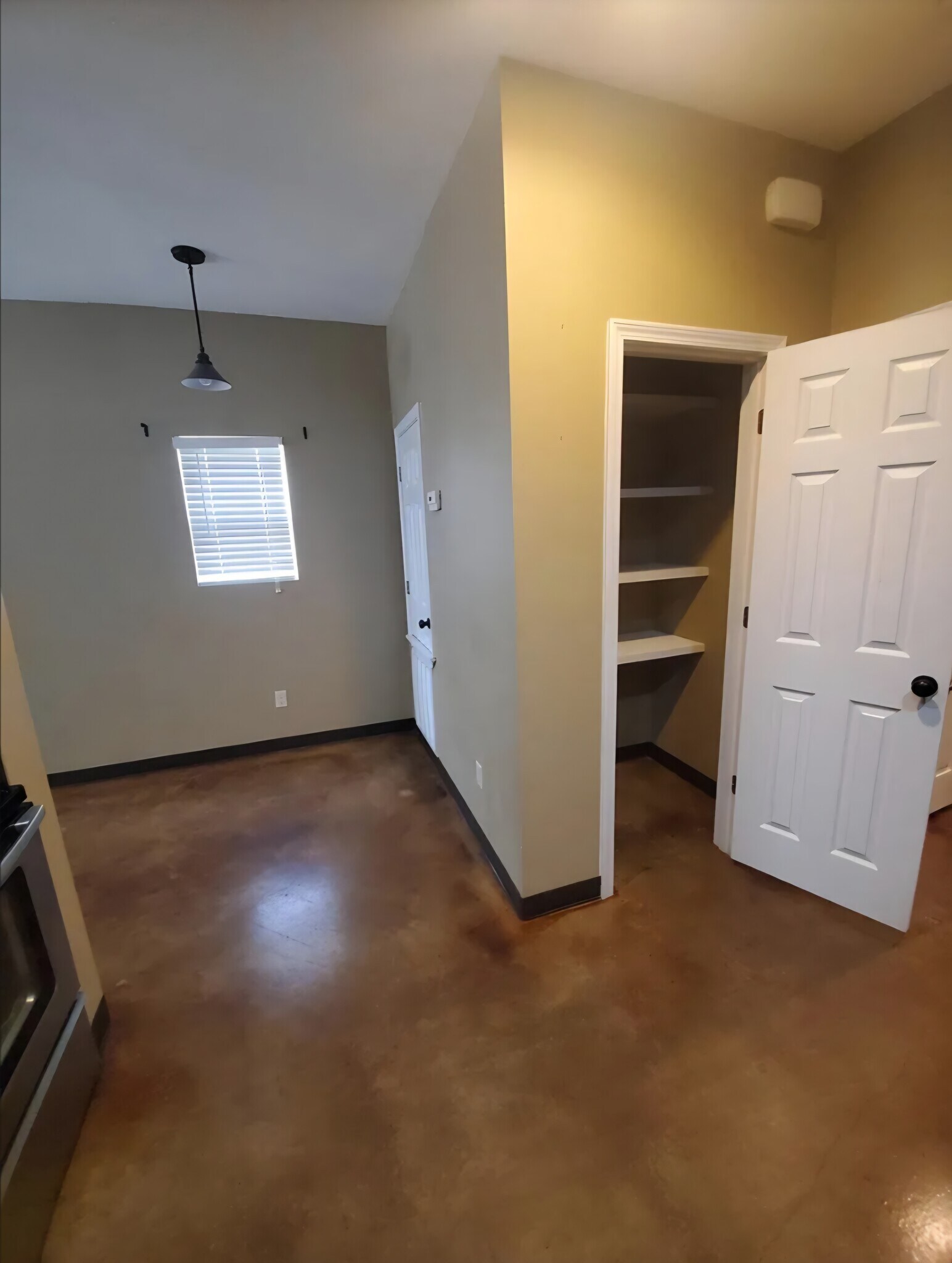 Building Photo - 1615 Aldersgate Rd