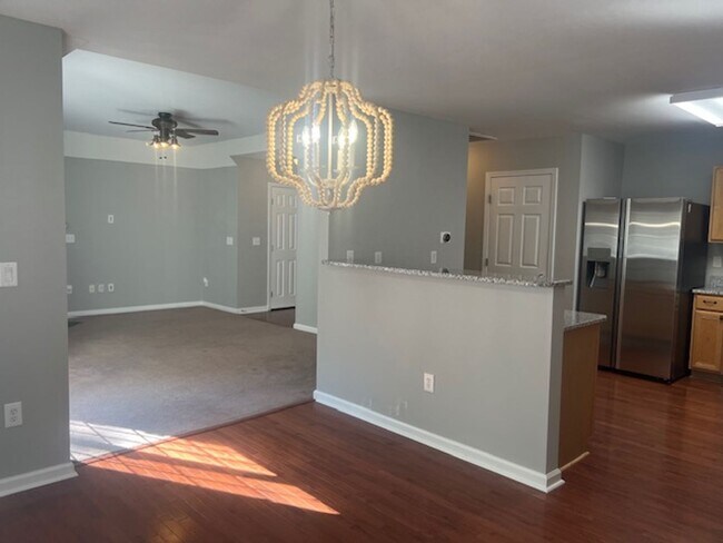 Building Photo - 8 Grosbeak Ln