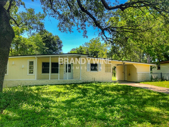 Building Photo - 1936 Constant Dr