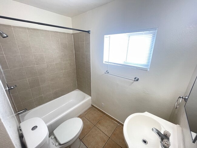 Building Photo - 26953 Cypress St