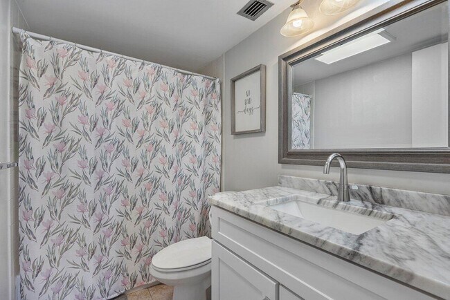 Building Photo - 2420 Deer Creek Country Club Blvd