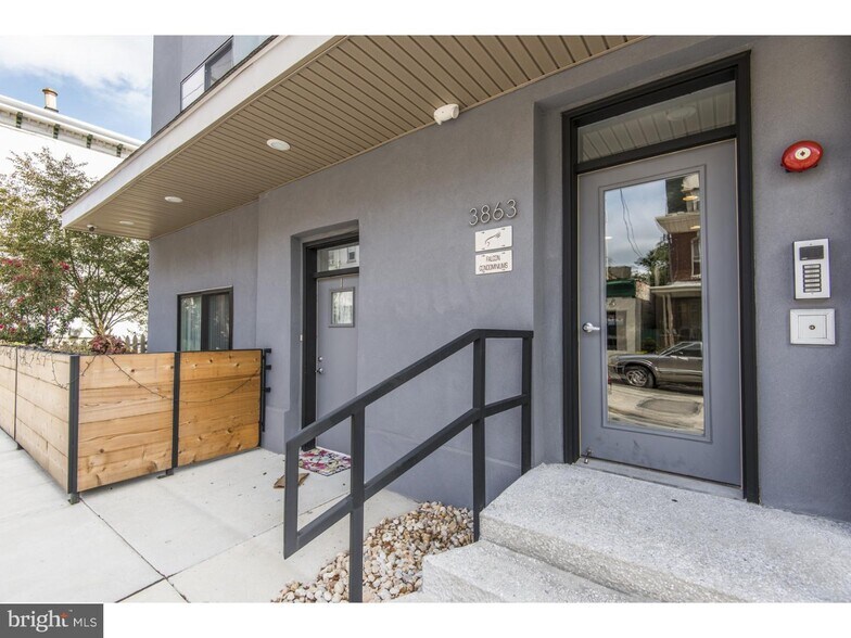 Building Photo - 3863 Terrace St