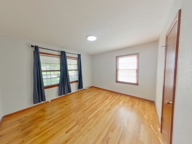 Building Photo - 1715 S Fabrique Dr