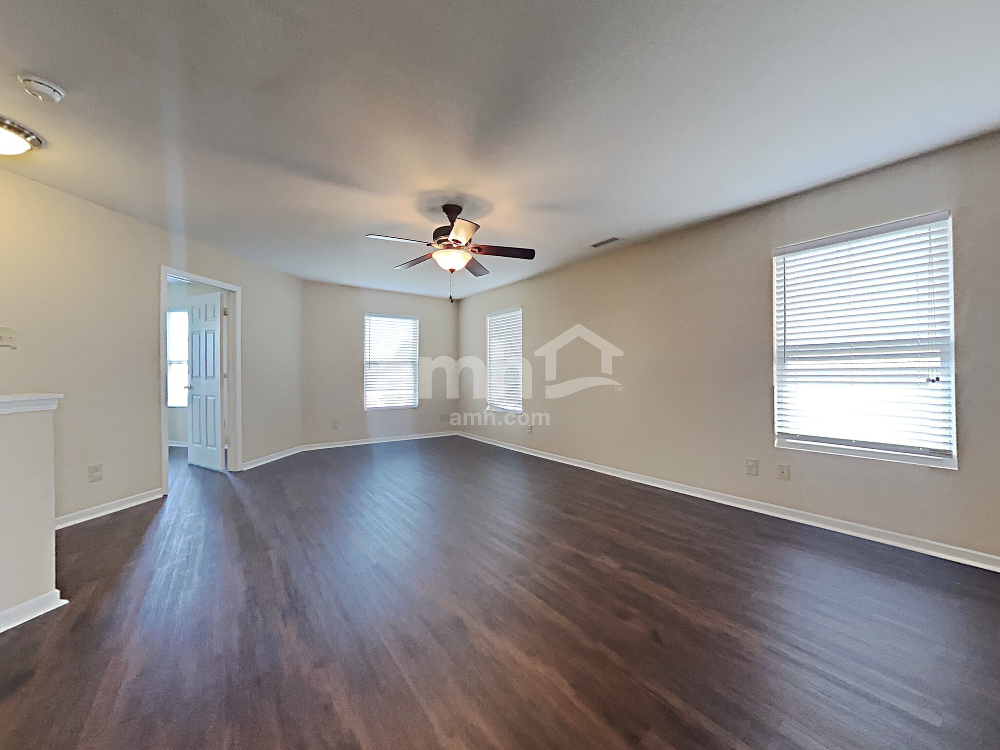 Building Photo - 3118 Hurst St