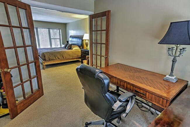 Building Photo - 600 NW 4th St