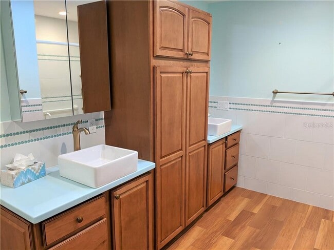 Building Photo - 3739 Glen Oaks Manor Dr