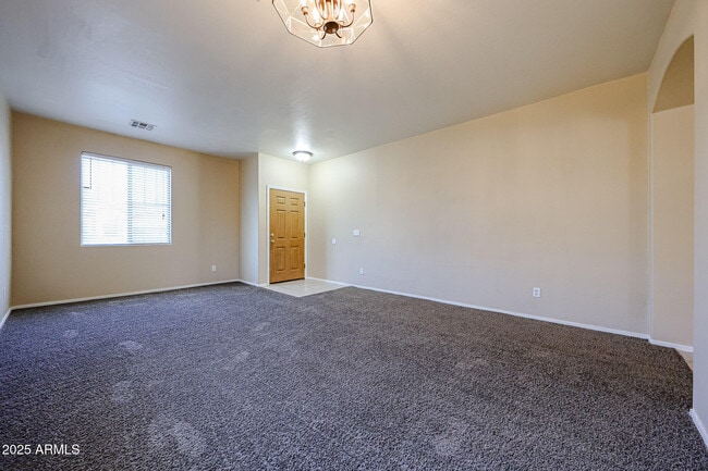 Building Photo - 44115 Askew Dr
