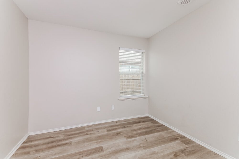 Building Photo - 708 Mackenzi Dr