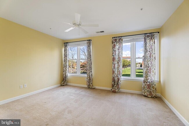 Building Photo - 35 E All Saints St