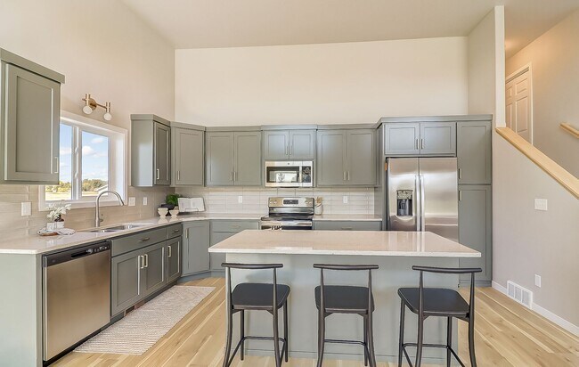 Building Photo - 3 Bed 2 Bath Single Family Home