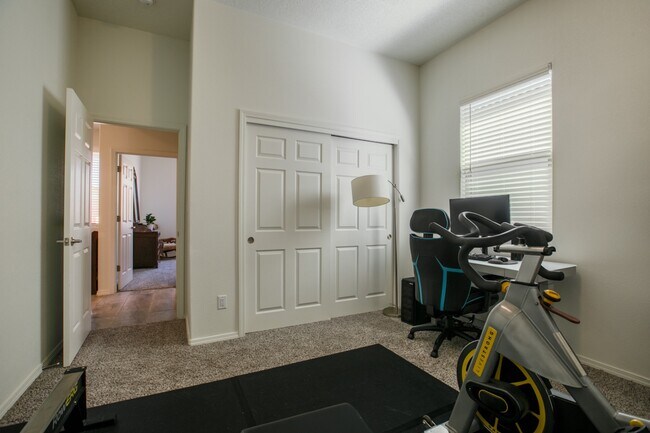 Building Photo - 2039 Lobo Trot Ct SE