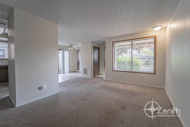 Building Photo - 3018 NE 78th Ave