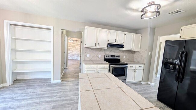 Building Photo - 5508 Denmans Mountain Rd
