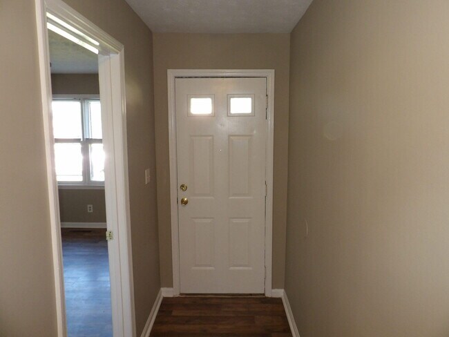 Building Photo - 75 Ashwood Ct