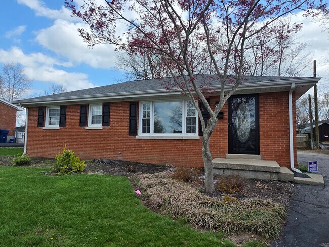 Building Photo - Completely Upgraded 3 Bedroom Single Family Home