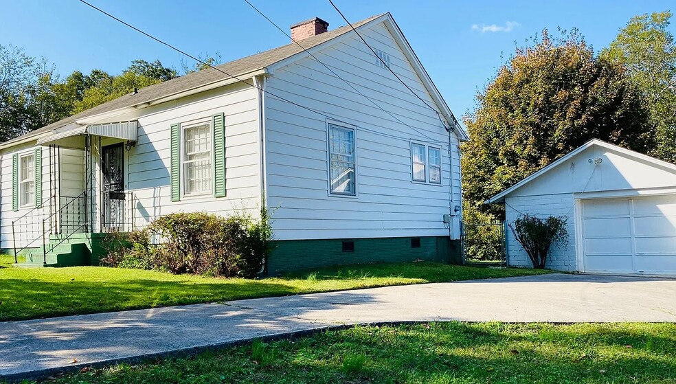 Building Photo - 1745 Allen Ave