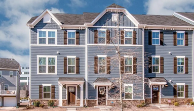 Building Photo - Stunning 3-bedroom, 2.5-bathroom, 2 car ga...