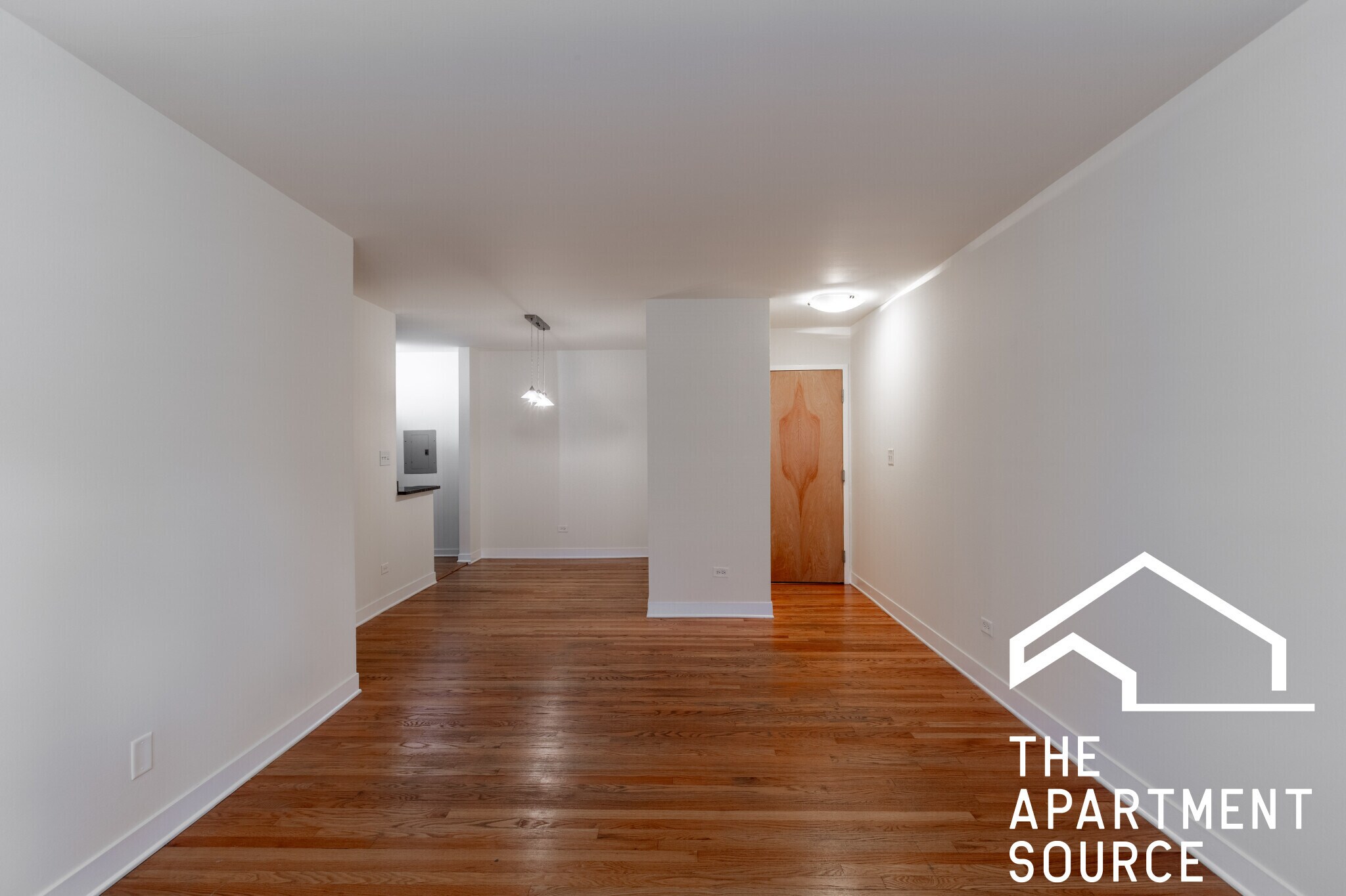Building Photo - 628 W Wrightwood Ave