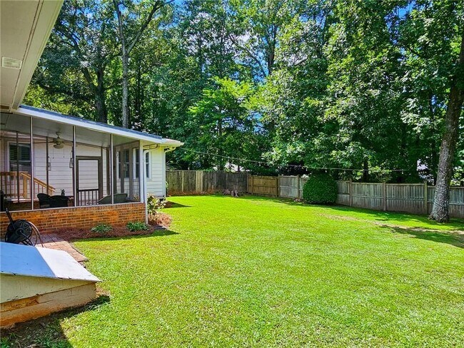Building Photo - 908 Willivee Dr