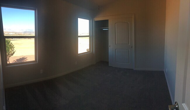 Building Photo - Beautiful Like New 4 bedroom home in Washington Fields!