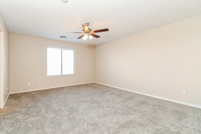 Building Photo - 2552 E Meadow Lark Way