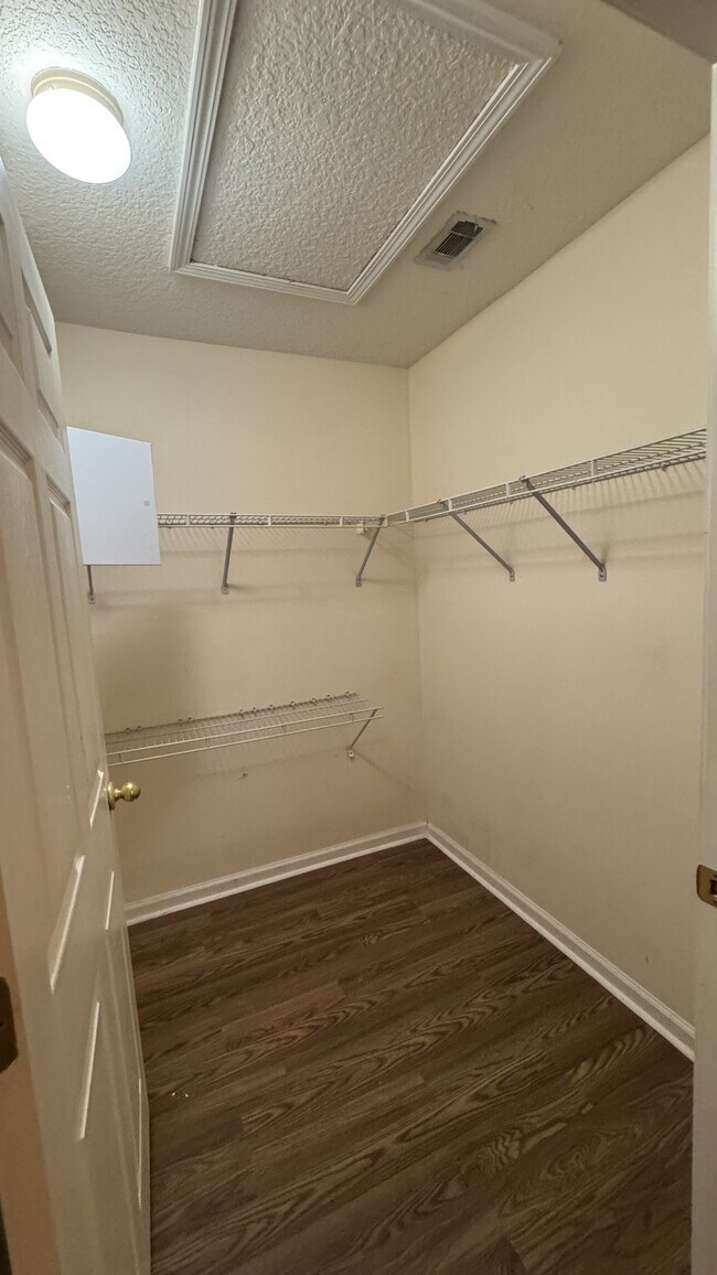 Building Photo - 3610 Kirkpatrick Cir
