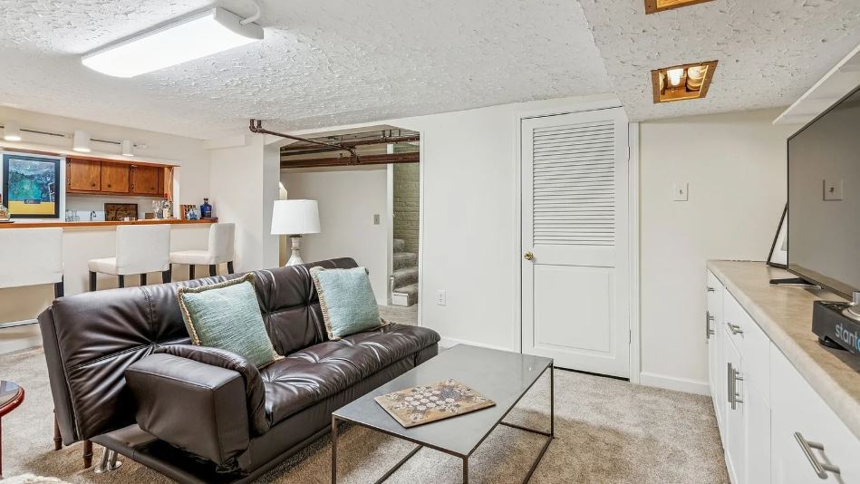 Building Photo - 820 N Oak Park Ave