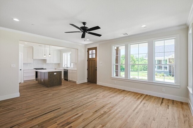 Building Photo - 510 Woodside Trl
