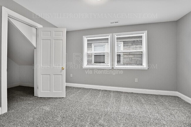 Building Photo - 4143 W Market St