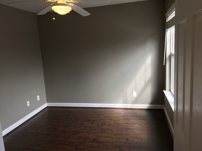 Building Photo - 2015B Beech Avenue