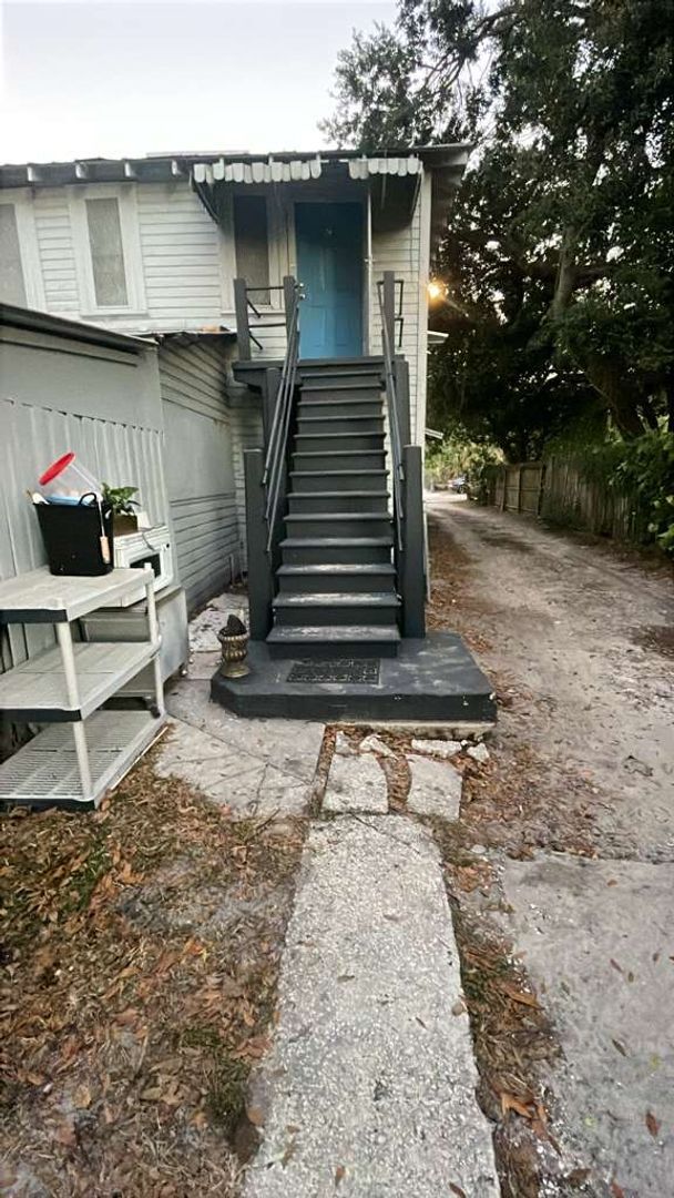 Building Photo - 8406 N Brooks St