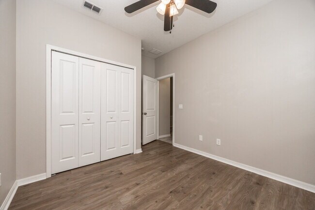 Building Photo - 21018 Picket Fence Ct