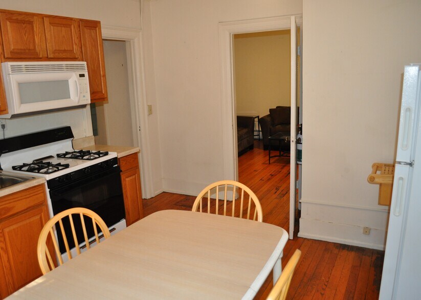 Building Photo - 102 Highland Pl