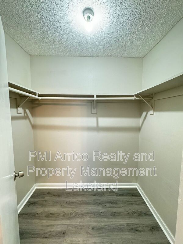 Building Photo - 3545 Raintree Way