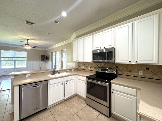 Building Photo - 10108 Marsh Pine Cir