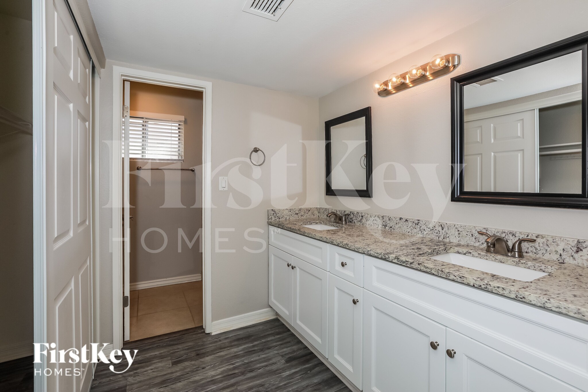 Building Photo - 1748 W Monte Ave