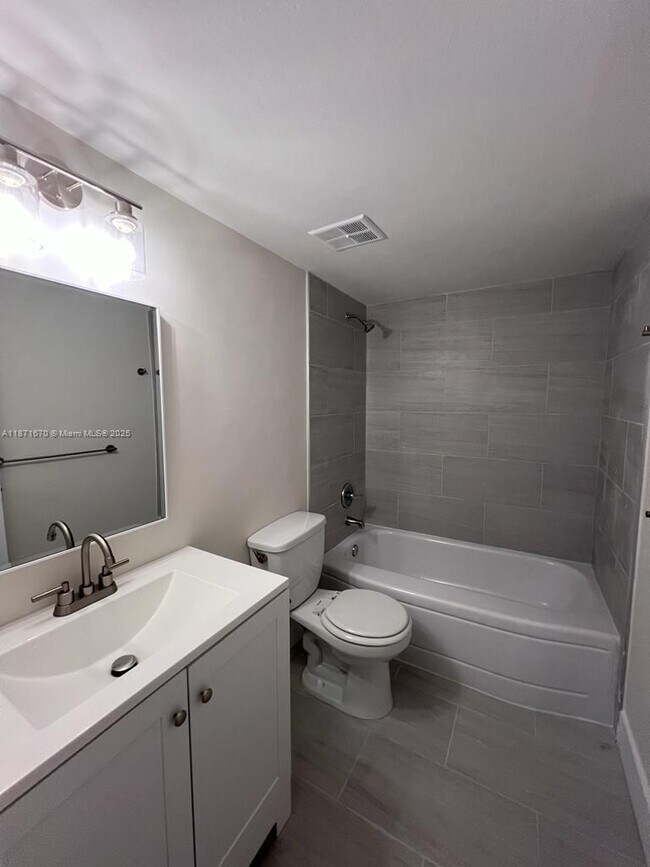 Building Photo - 2745 W 66th St