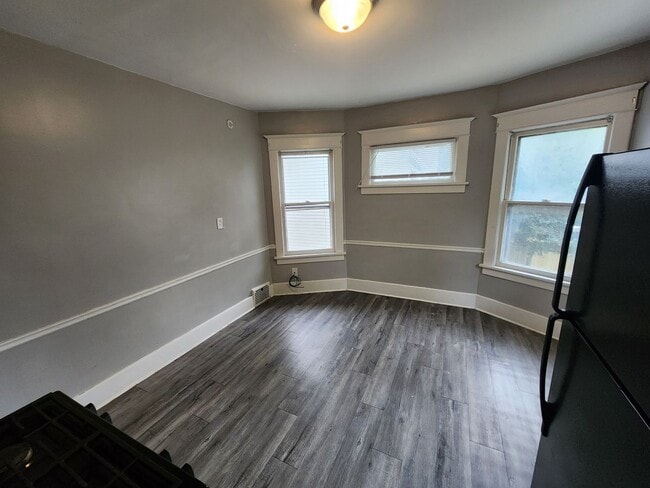 Building Photo - 1115 14th St