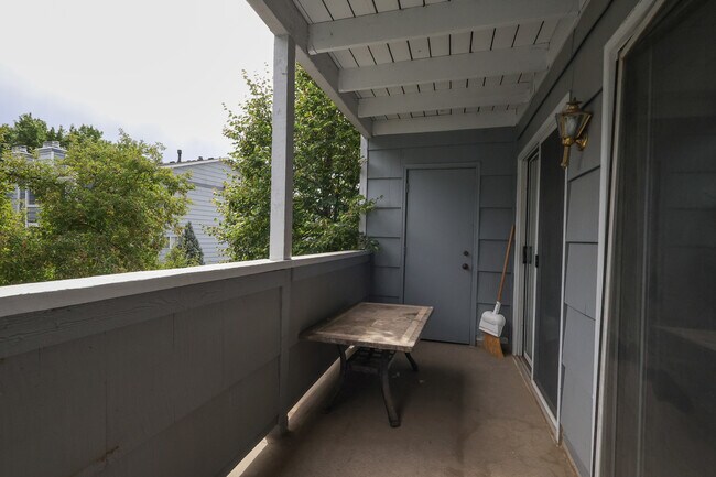 Building Photo - 4682 White Rock Cir