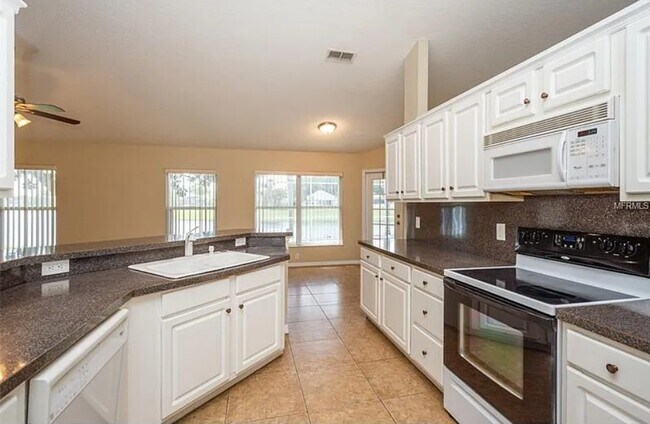 Building Photo - 12687 Waterhaven Cir