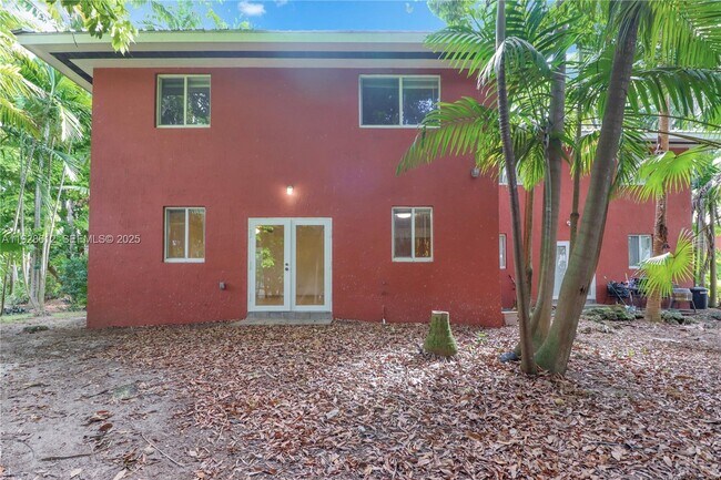 Building Photo - 15735 SW 92nd Ave