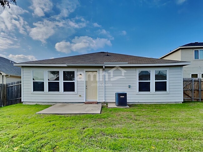 Building Photo - 925 Hawthorne Rd