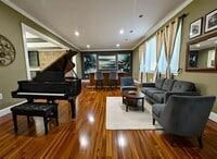 Building Photo - 4 Bedroom Single Family Home Available in ...