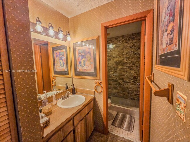 Building Photo - 8044 NW 41 Ct