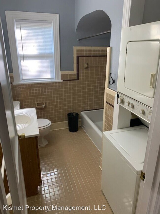 Building Photo - 2 br, 1 bath House - 3511 Walnut Grove Rd