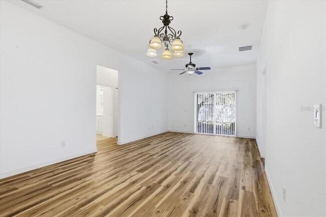 Building Photo - 605 Golden Lake Loop