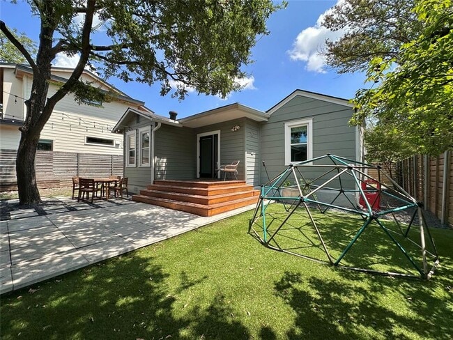 Building Photo - 4700 Sinclair Ave