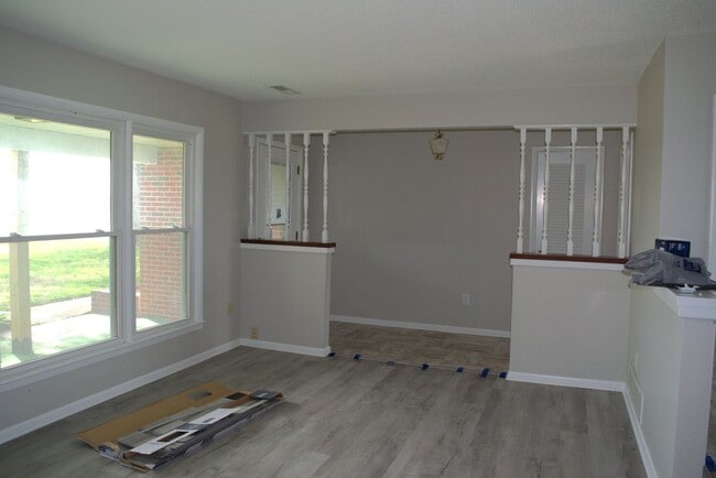 Building Photo - Nice 3 Bedroom Farm House In Fayette!