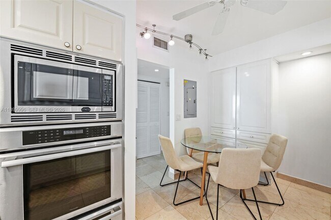 Building Photo - 8925 Collins Ave