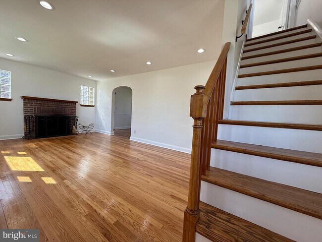 Building Photo - 6134 Marglenn Ave